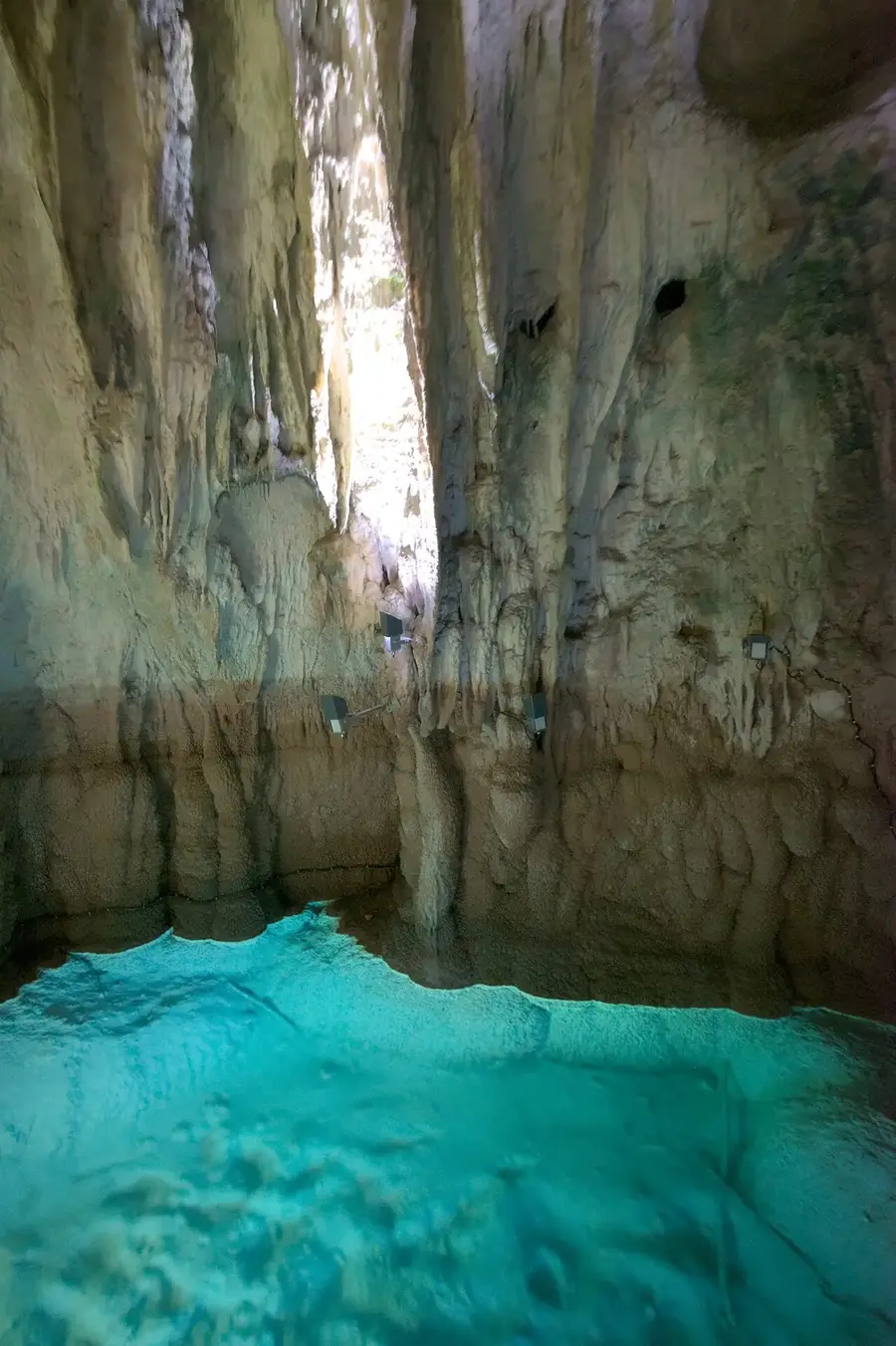 Dripstone formations in the Höllgrotten caves
